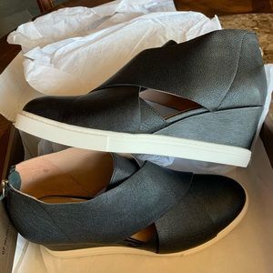 NIB black wedge shoes